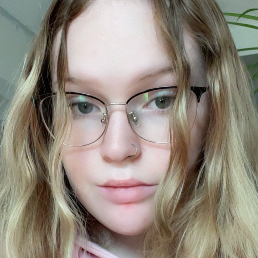 Meet your Posher, Danielle